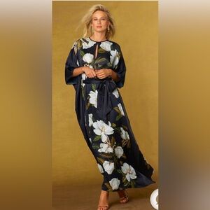 Elegant Navy Floral Maxi Dress with Belt. Plus size 20-24.